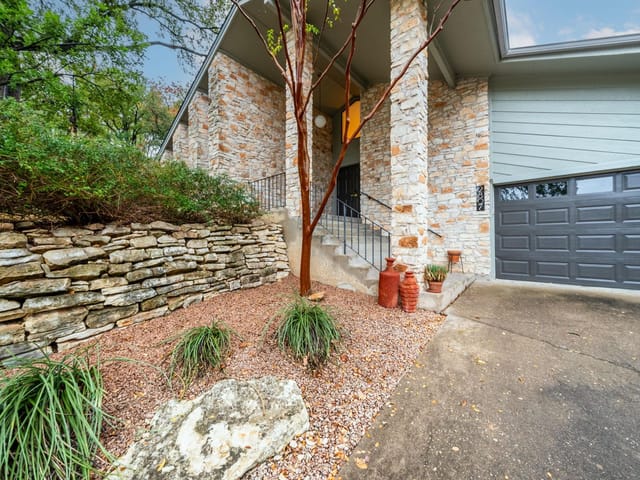 2807 Rockingham Dr