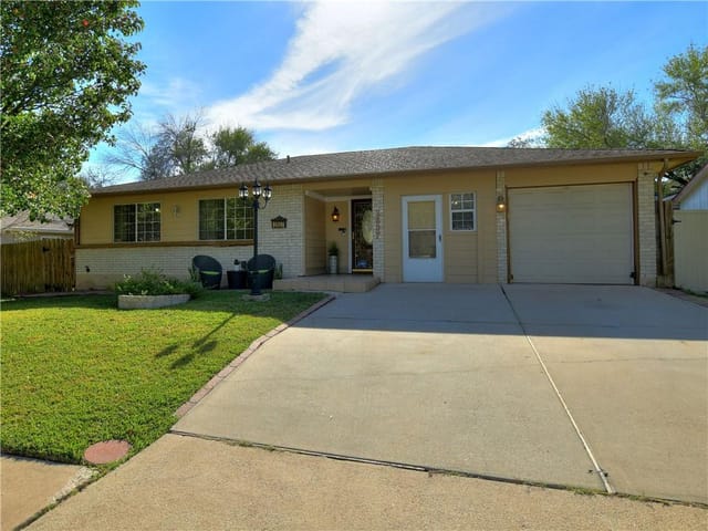 2807 Sissinghurst Dr