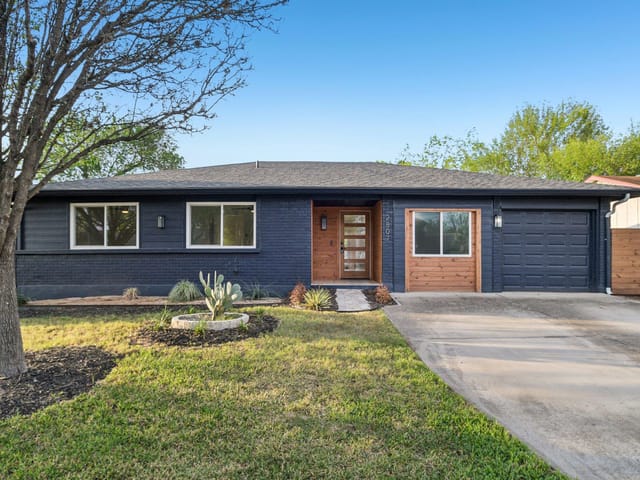 2807 Sissinghurst DR