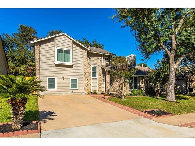 2808 Goldbridge Dr