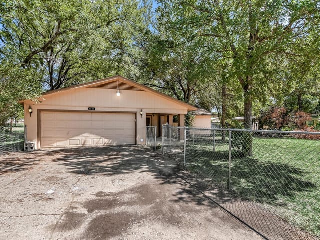 2808 Kings Circle DR