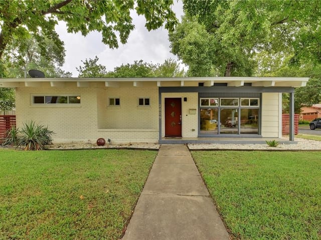2809 W 50th St