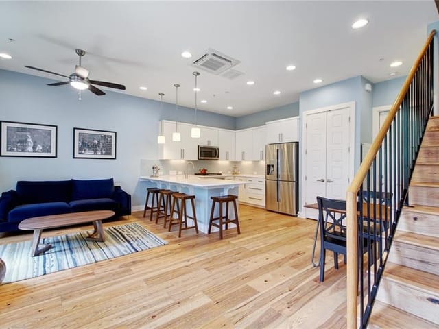 2809 Zach Scott St