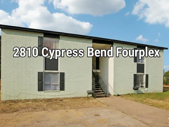 2810 Cypress Bend CIR