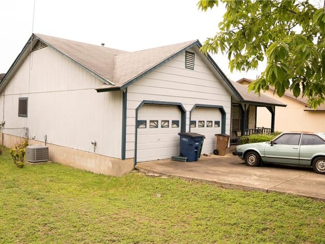2811 Kentish Dr