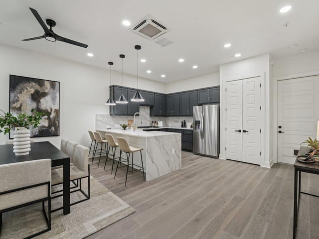 2811 Zach Scott ST