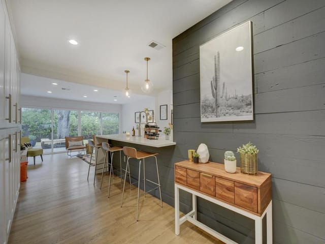2812 W 50th St