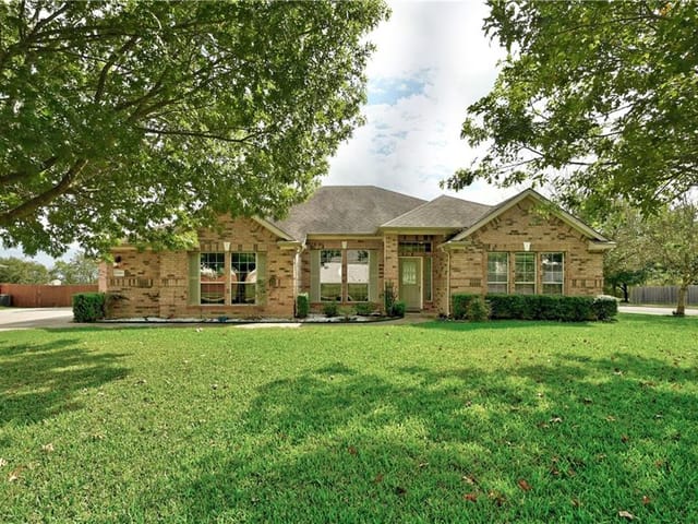 2813 Cavern Mist Ln