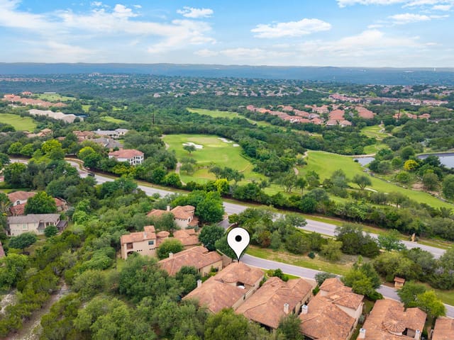 2813 University Club Dr