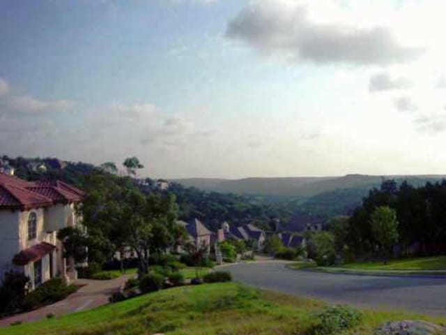 2816 WATERBANK CV
