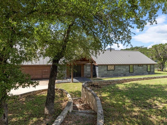 2817  Tradewind Dr