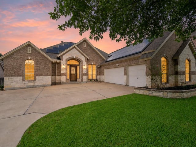 2821 Cool River LOOP