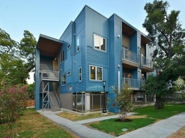 2822 Rio Grande ST Unit #203