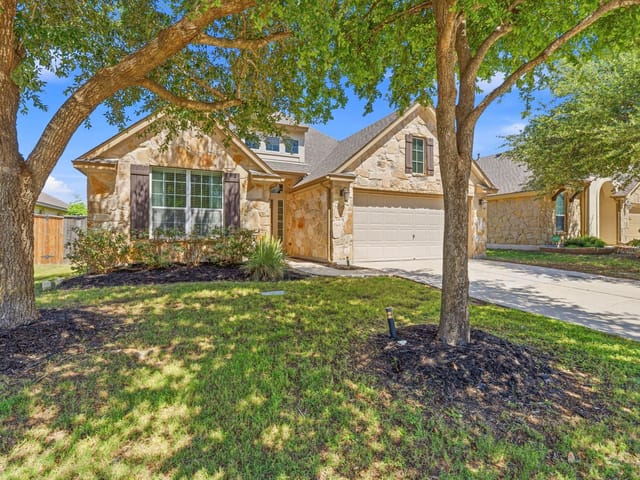 2852 Angelina DR