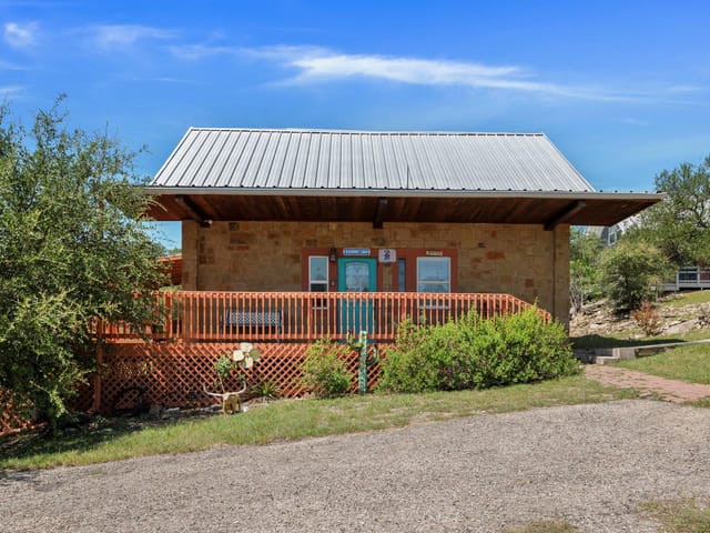 28525 Paradise Manor DR
