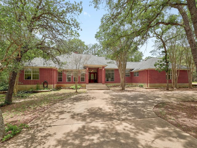 286 Arbors CIR