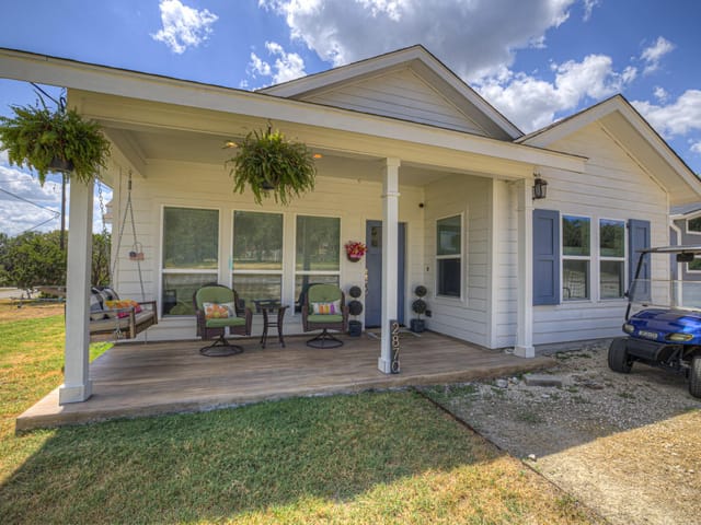 2870 Candlelight DR