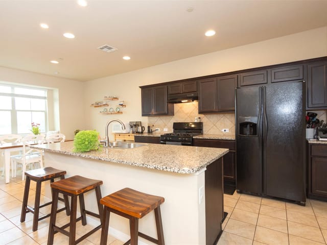 2880 Donnell Dr Unit #2203