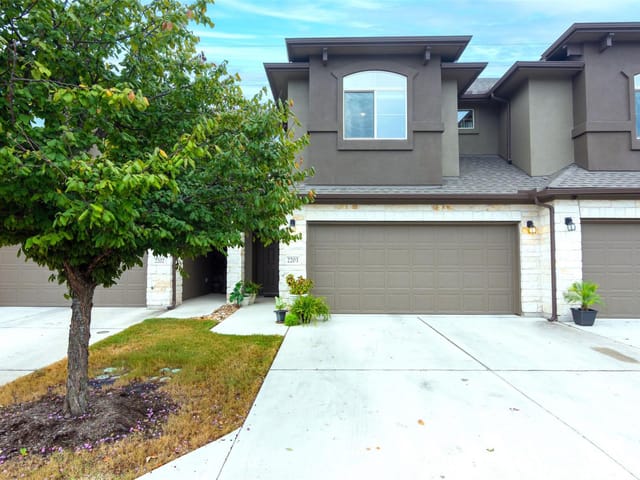 2880 Donnell Dr Unit #2203