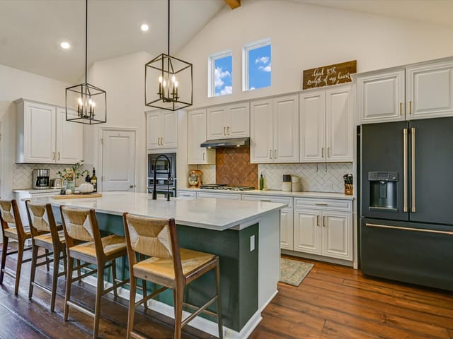 289 Helena Ln