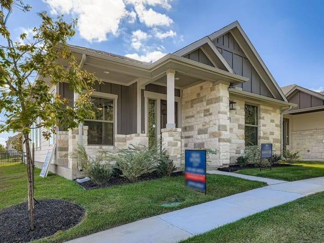 290  Orleanian Dr