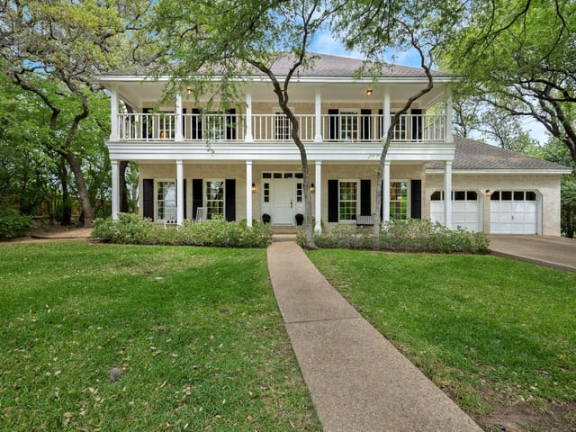 2900 Angelfire LN