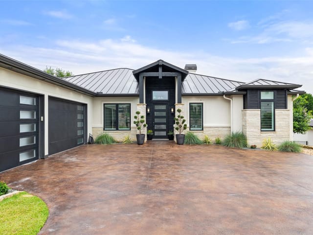2900 Bay West BLVD