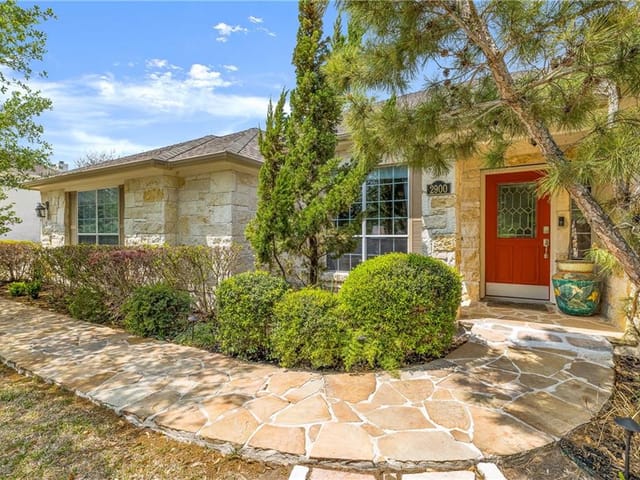 2900 Mossback Ln