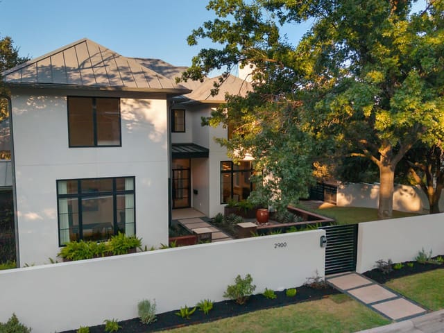 2900 Townes LN