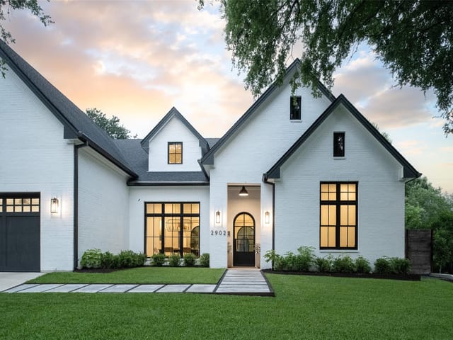 2902 Oakhaven Dr