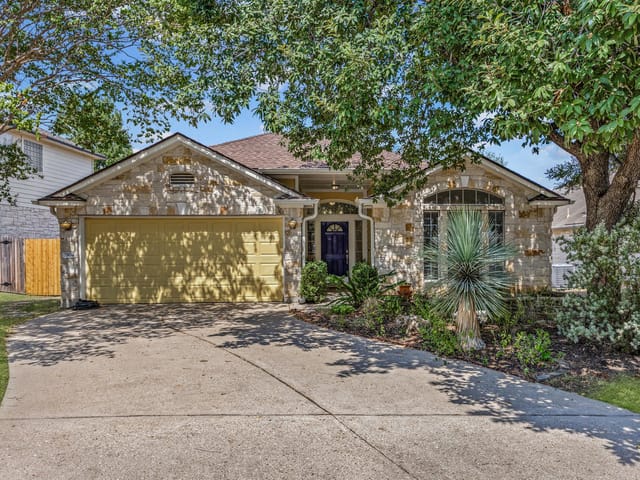 2904 Belgrave Falls LN