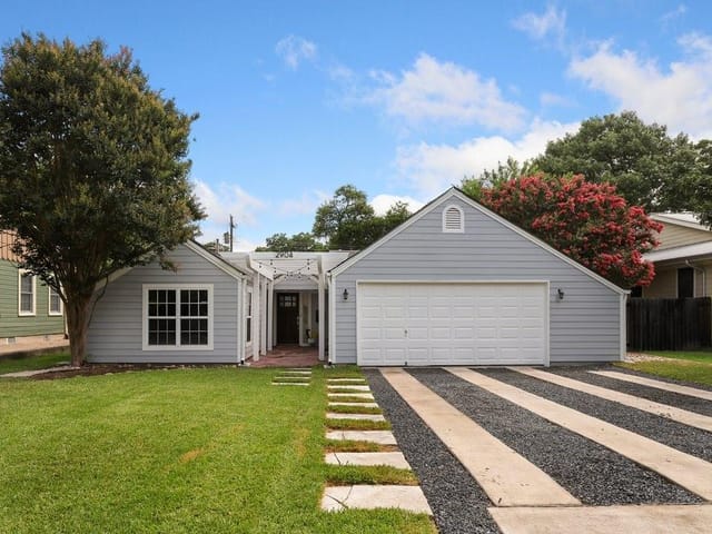 2904 Perry Ln