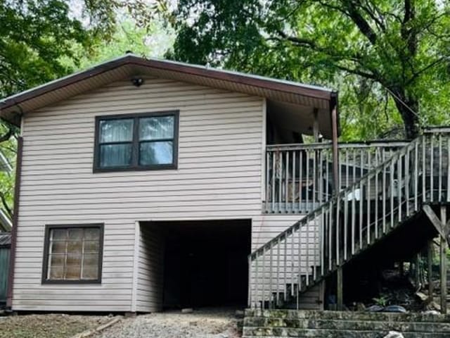 2905 Edgewater Dr