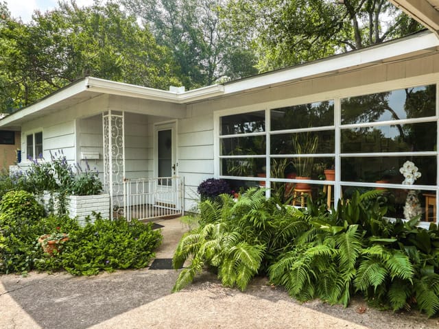 2905 Rae Dell Ave