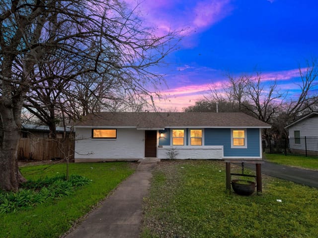 2905 Rogge Ln