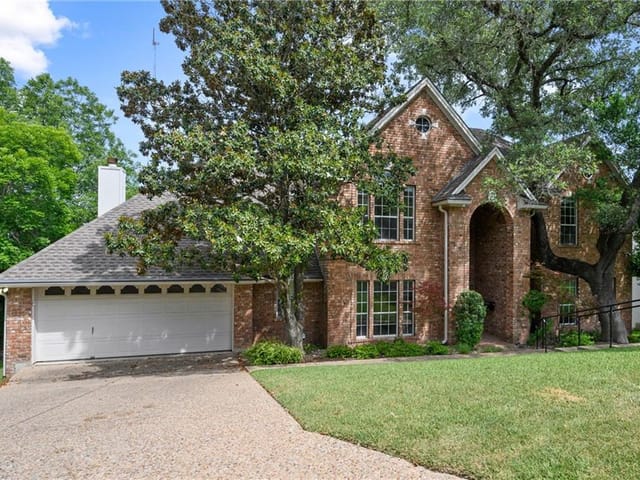 2905 Round Table RD