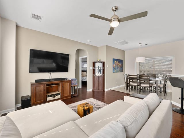 2905 Saville LOOP