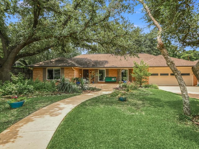 2905 White Rock Dr