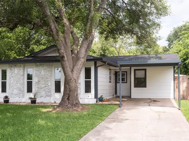 2906 Burning Oak Dr