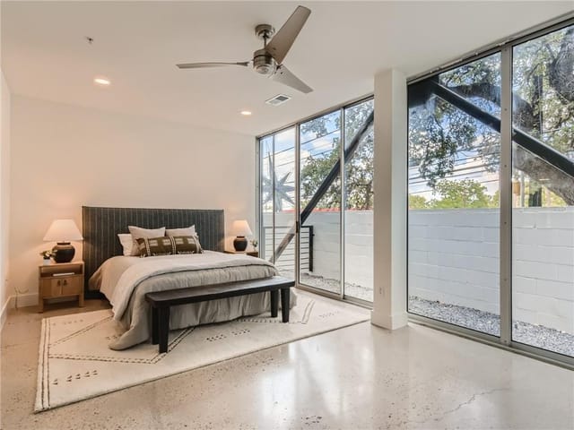 2906 S 1st ST Unit #101