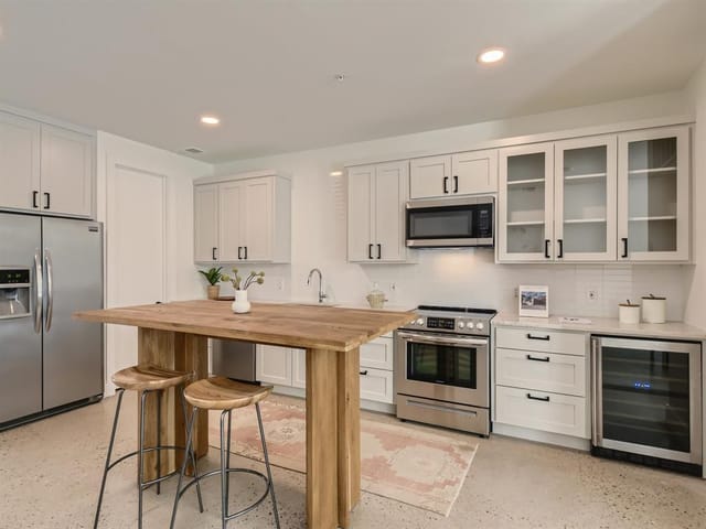 2906 S 1st ST Unit #103