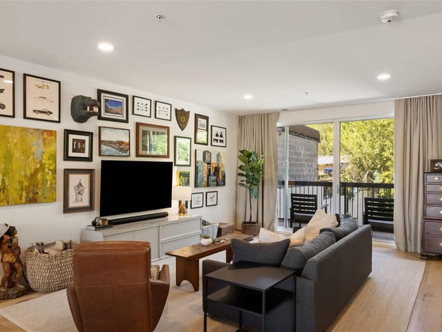 2906 S 1st ST Unit #201