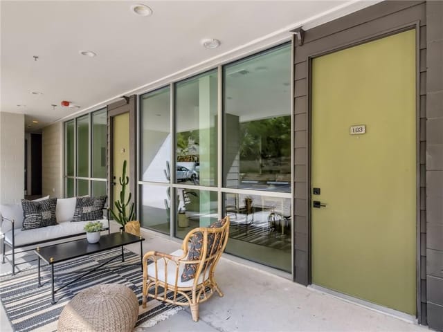 2906 S 1st ST Unit #204