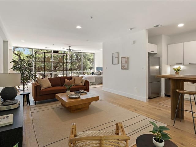 2906 S 1st ST Unit #206