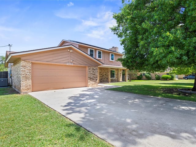 2906 Veterans Ave