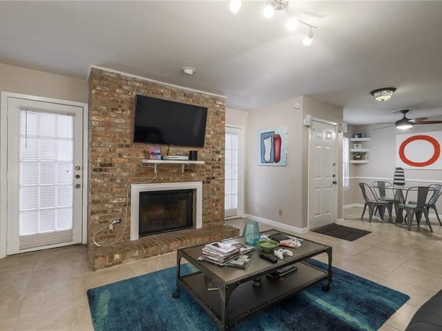 2906 West Ave Unit #7