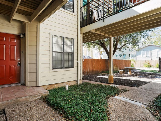 2906 West Ave Unit #9
