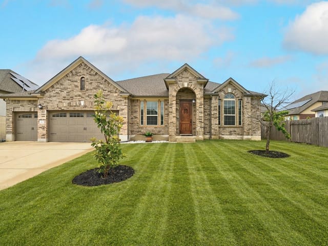 2907 Cattleman Gln