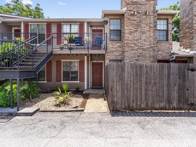 2907 Pearl ST Unit #102