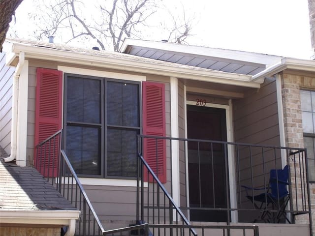 2907 Pearl St Unit #203